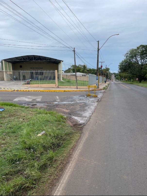 Prefeitura de OC inicia intervenção no trânsito para construção de sarjetão no cruzamento da Rua Maria do Nascimento Alvarenga com Vicinal Luiz 