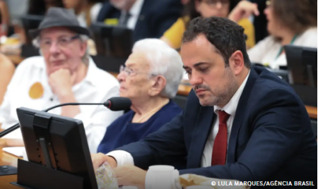 Conselho de Ãtica aprova cassaÃ§Ã£o do mandato de Glauber Braga