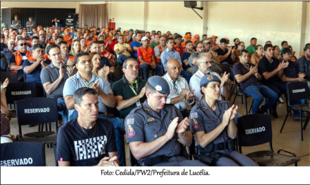 LucÃ©lia sedia oficina regional da OperaÃ§Ã£o 'SÃ£o Paulo Sem Fogo'