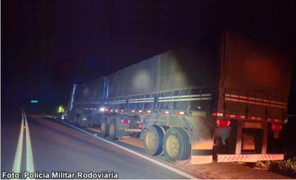 Caminhoneiro é flagrado com a capacidade psicomotora alterada por ingestão de bebida alcoólica