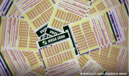 Mega-Sena nÃ£o tem ganhadores e prÃªmio acumula em R$ 50 milhÃµes