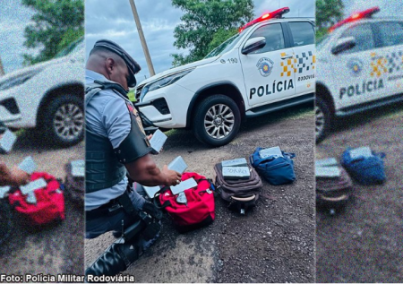 Dupla Ã© presa apÃ³s ser flagrada com droga no interior de Ã´nibus na SP-270