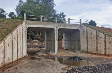 SALMOURÃO: ConcluÃ­da a obra da nova ponte de concreto no bairro Guarani
