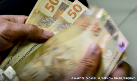 Caixa paga Bolsa FamÃ­lia a beneficiÃ¡rios com NIS de final 4