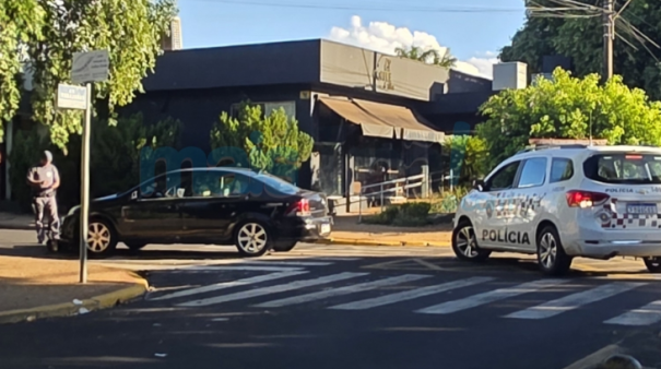 Motociclista fica ferido em colisão no centro de Tupã