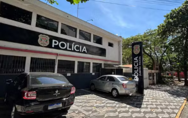 Três jovens são baleados em frente a adega em Bauru; polícia procura suspeitos