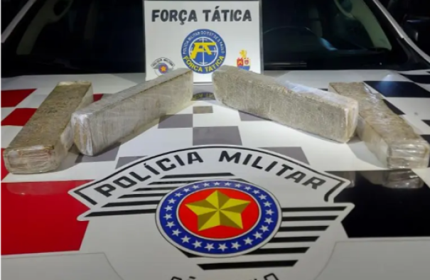 Cadeirante é flagrado com três tijolos de maconha em Dracena