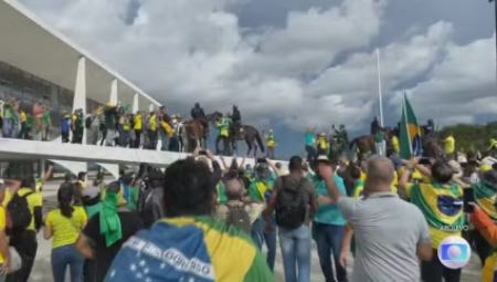 Alcolumbre e lÃ­der do governo dizem que Senado pode analisar projeto para reduzir penas do 8/1