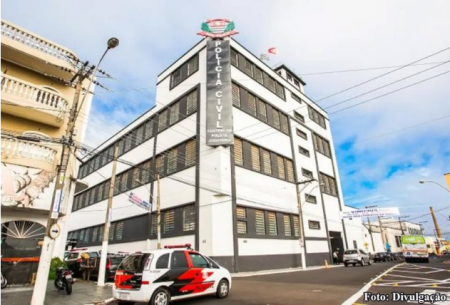 Homem Ã© esfaqueado pelo filho apÃ³s agredir esposa em MarÃ­lia