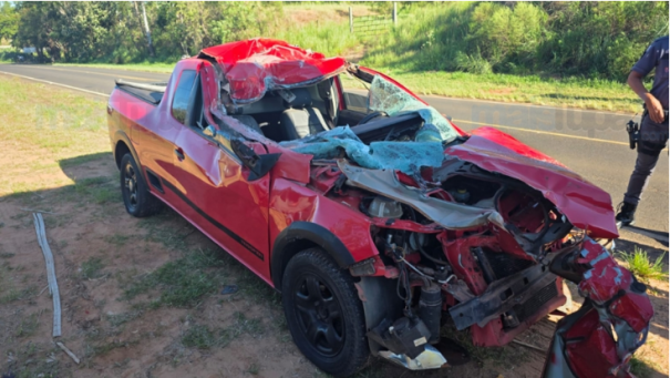 Motorista fica ferido em colisão próximo a Tupã