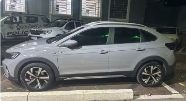 Carro ‘dublê’ com sinais de adulteração é apreendido e motorista é preso por receptação em Presidente Prudente