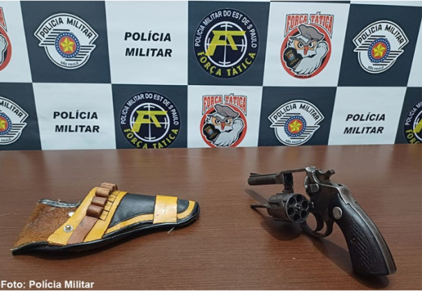Indivíduo é flagrado ao tentar sair de residência em Tupã com arma de fogo na cintura