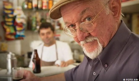 Morre no Rio de Janeiro o cartunista Jaguar, aos 93 anos