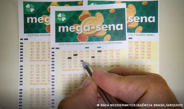 Mega-Sena acumula e prêmio principal vai para R$ 35 milhões