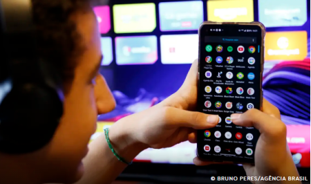 DenÃºncias de pedofilia na internet pelo Disque 100 aumentam em agosto