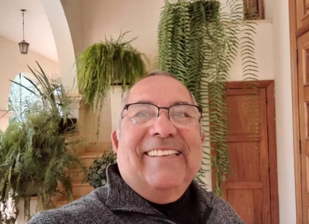 Padre é condenado a 26 anos de prisão por cometer ao menos 10 estupros contra coroinha