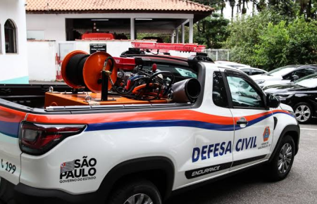 Defesa Civil de Sagres age rÃ¡pido e contÃ©m incÃªndio em Ã¡rea rural