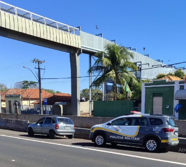 Ao ser rendido por suspeitos armados, trio é vítima de roubo em caminhão na Rodovia Raposo Tavares, em Regente Feijó