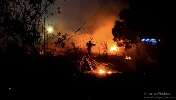 Incêndio atinge vegetação em Parapuã