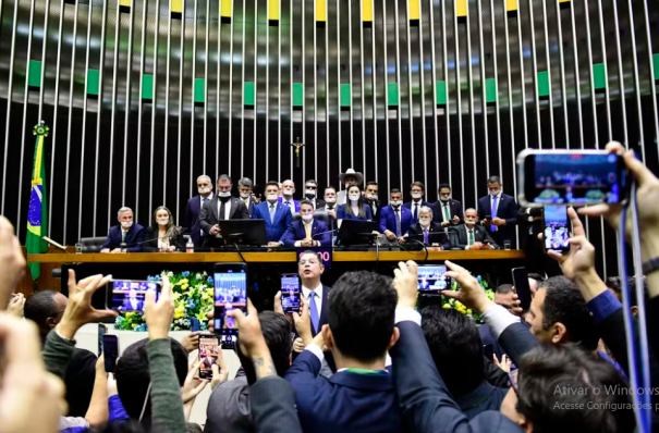 Motim na Câmara: corregedoria recebe pedido de punições contra deputados e tem 48 horas para se manifestar