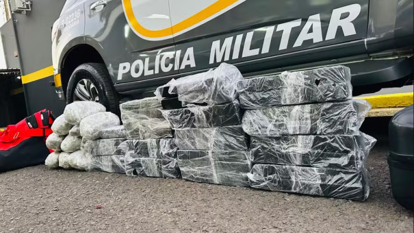 Adolescente é apreendido com quase 30kg de maconha e skunk na Rodovia Raposo Tavares, em Presidente Prudente