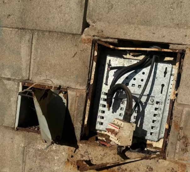 Praça da Juventude é alvo de furto e vandalismo no Jardim Humberto Salvador em Presidente Prudente