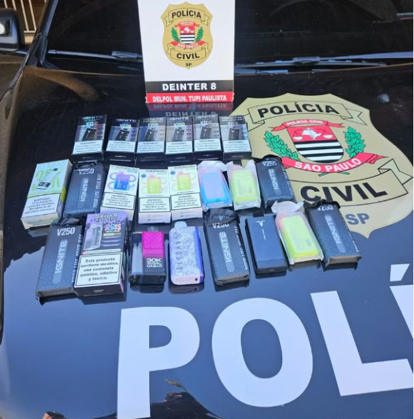 Operação apreende cigarros eletrônicos vendidos ilegamento em estabelecimento comercial, em Tupi Paulista