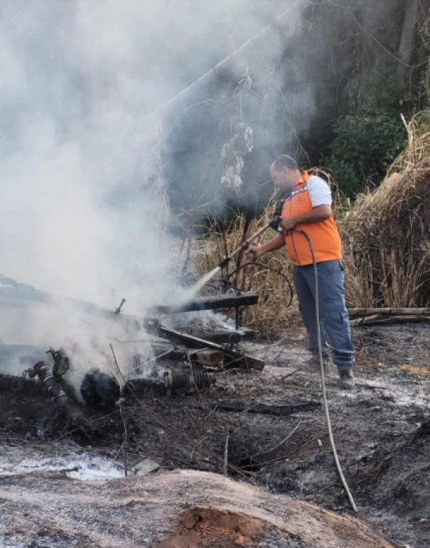 Defesa Civil volta a apagar incêndio na região do Sotei Furuguem