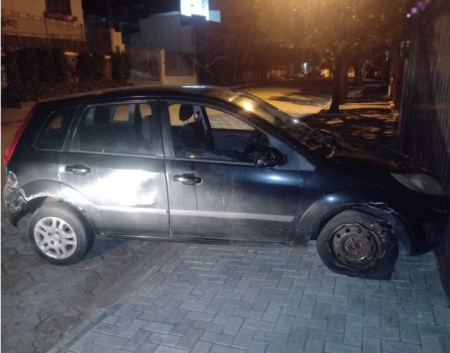 Ao tentar fugir da polÃ­cia com carro furtado, rapaz colide veÃ­culo contra muro e Ã© preso em Santo AnastÃ¡cio