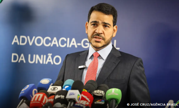 AGU pede que Meta exclua chatbots que promovem erotização infantil