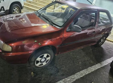 Em abstinÃªncia de droga, homem utiliza garfo para furtar carro de estacionamento em hipermercado, em Presidente Prudente