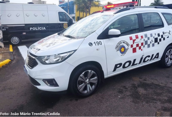 Briga entre andarilhos termina com um esfaqueado em praça de Tupã