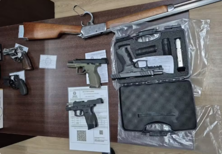 PolÃ­cia Civil apreende armas e muniÃ§Ãµes apÃ³s desentendimento entre vizinhos por corte de Ã¡rvore em condomÃ­nio, em Pres. Prudente