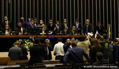 Alcolumbre e Motta pedem diÃ¡logo e respeito apÃ³s ocupaÃ§Ã£o de plenÃ¡rios