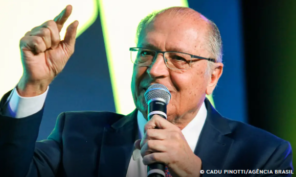 Plano de contingência ao tarifaço deve sair até terça, diz Alckmin