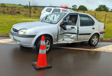 ColisÃ£o entre dois veÃ­culos Ã© registrada na vicinal Osvaldo CruzâSalmourÃ£o