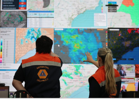 Frente fria mantÃ©m SÃ£o Paulo em alerta para chuvas fortes atÃ© terÃ§a-feira