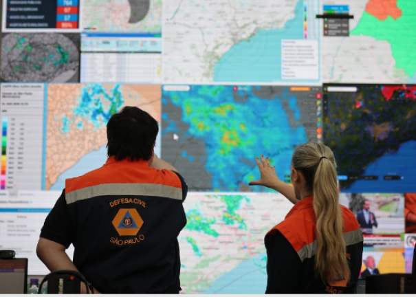 Frente fria mantém São Paulo em alerta para chuvas fortes até terça-feira