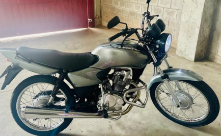 Motocicleta de empresa Ã© furtada no centro de ParapuÃ£