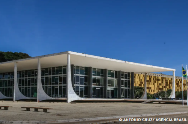 STF decide hoje se condena mais seis réus pela trama golpista