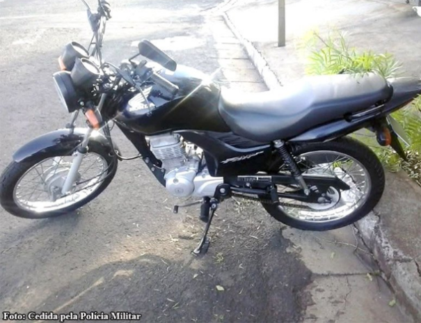 Adolescente é flagrado com moto furtada em Tupã