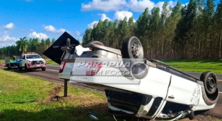 Ultrapassagem irregular provoca capotamento na SP-294 ParapuÃ£