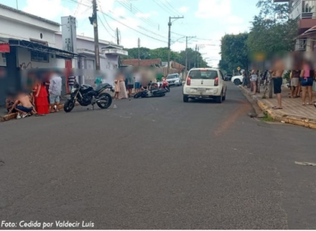 Acidente entre duas motos deixa trÃªs feridos em Bastos