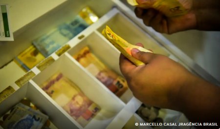 Caixa inicia pagamento do FGTS retido para quem optou pelo saque-aniversÃ¡rio