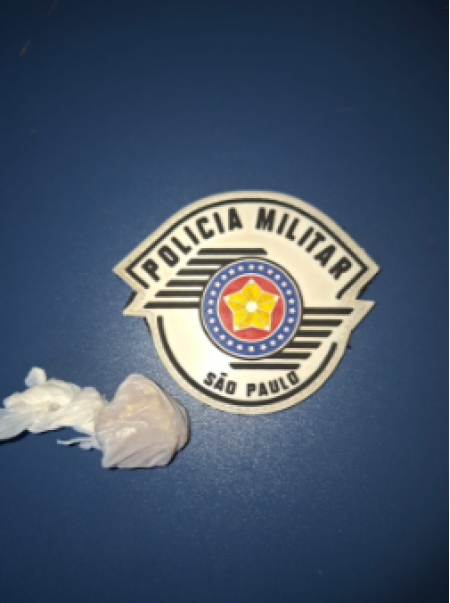 PolÃ­cia Militar apreende entorpecente durante patrulhamento em Osvaldo Cruz