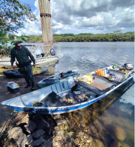 PolÃ­cia Ambiental flagra pesca irregular no Rio ParanÃ¡, em Rosana