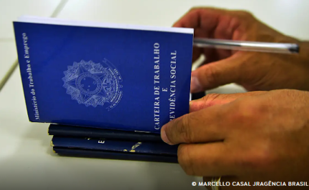 SalÃ¡rio mÃ­nimo serÃ¡ de R$ 1.621 em 2026, com reajuste de 6,79%