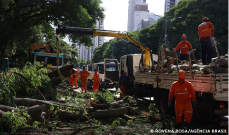 Mais de 800 mil ainda estÃ£o sem energia na Grande SÃ£o Paulo