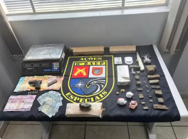 Com mais de 3 kg de entorpecentes, dois jovens são presos e um adolescente é apreendido na Vila Operária, em Presidente Prudente
