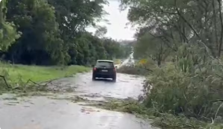 Temporal causa estragos e mobiliza equipes de trabalho no distrito de JaciporÃ£, em Dracena